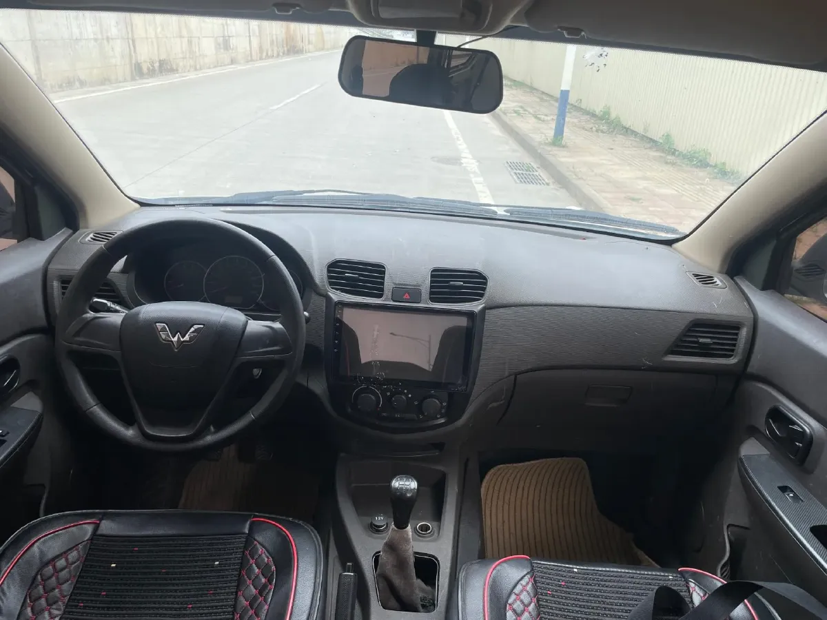 2015 WuLing HongGuang 1.5L 112HP L4 5MT,autocango,china used car exporter,china ev exporter,chinese used car exporter,chinese used ev exporter