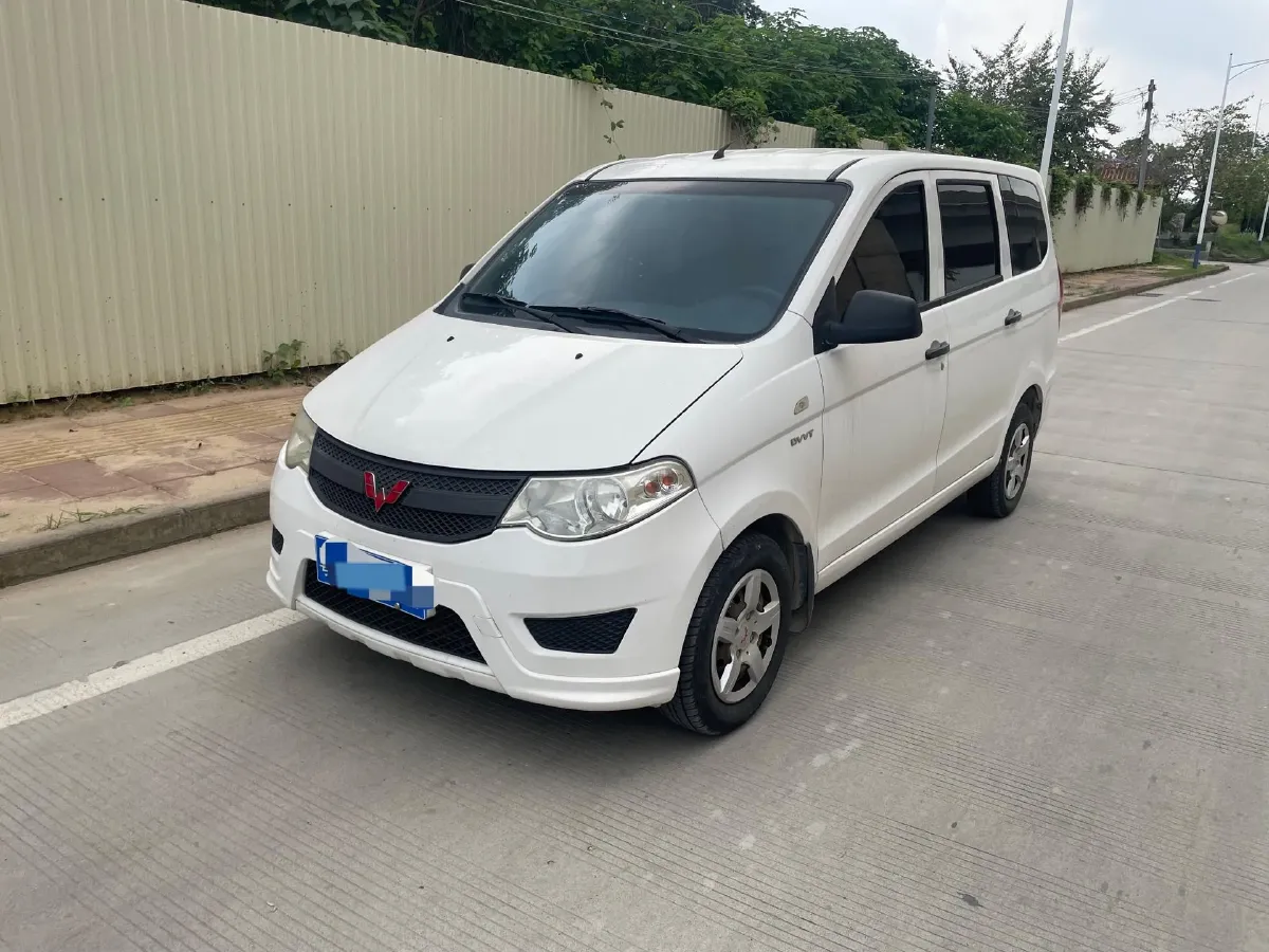2015 WuLing HongGuang 1.5L 112HP L4 5MT,autocango,china used car exporter,china ev exporter,chinese used car exporter,chinese used ev exporter