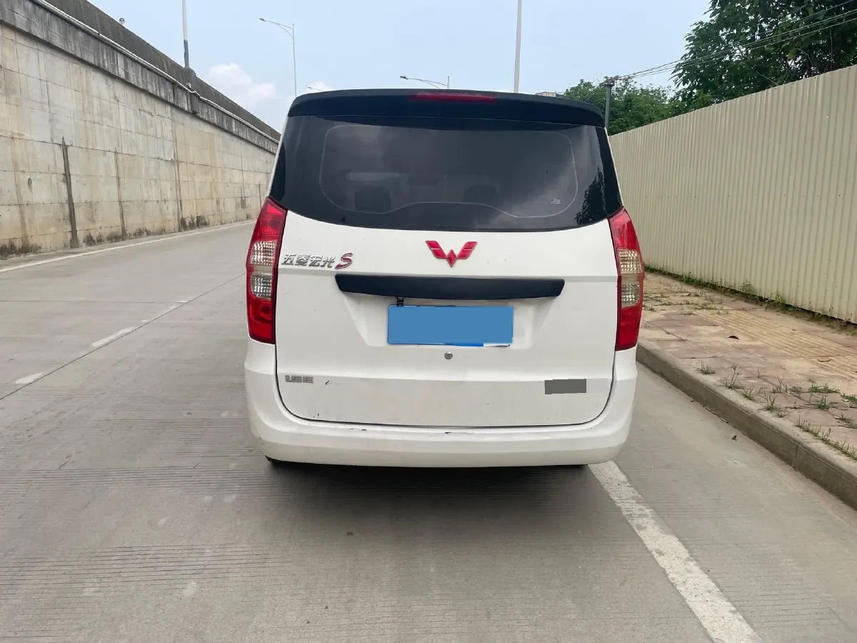 2015 WuLing HongGuang 1.5L 112HP L4 5MT,autocango,china used car exporter,china ev exporter,chinese used car exporter,chinese used ev exporter