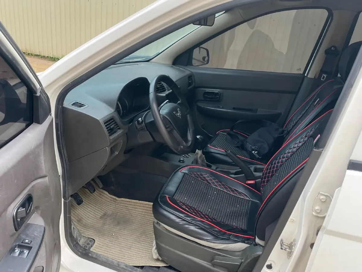 2015 WuLing HongGuang 1.5L 112HP L4 5MT,autocango,china used car exporter,china ev exporter,chinese used car exporter,chinese used ev exporter