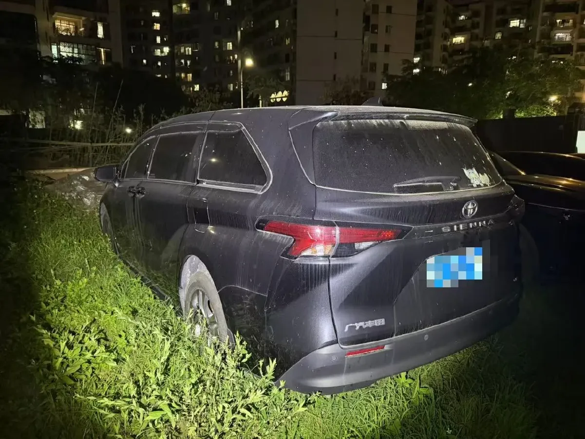 2024 Toyota Sienna 2.5L 189HP L4 E-CVT Hybrid,autocango,china used car exporter,china ev exporter,chinese used car exporter,chinese used ev exporter