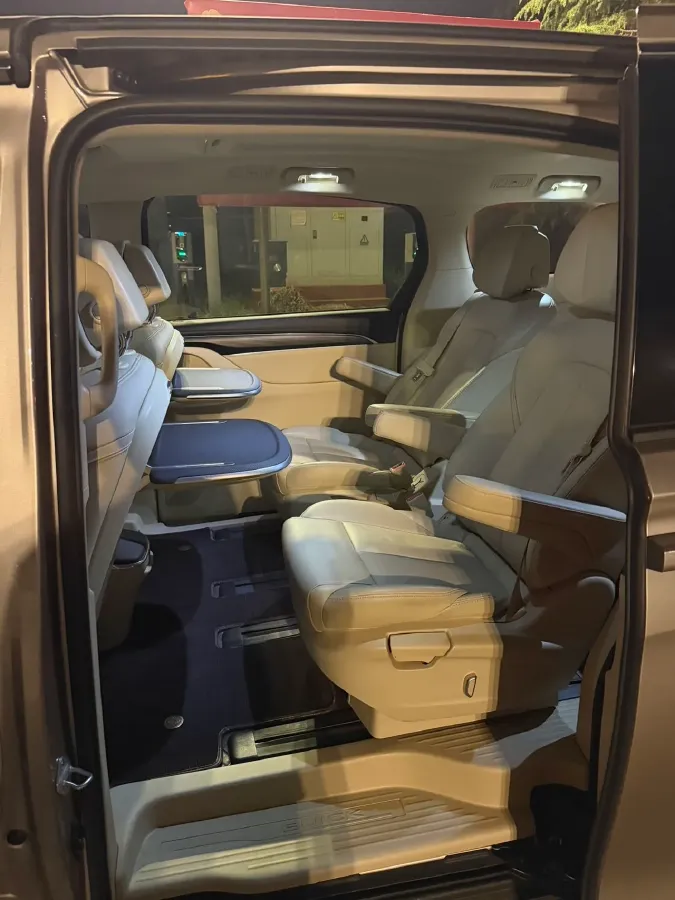 2023 Buick GL8 2.0T 237HP L4 9AT,autocango,china used car exporter,china ev exporter,chinese used car exporter,chinese used ev exporter