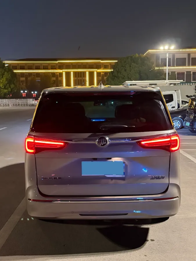 2023 Buick GL8 2.0T 237HP L4 9AT,autocango,china used car exporter,china ev exporter,chinese used car exporter,chinese used ev exporter