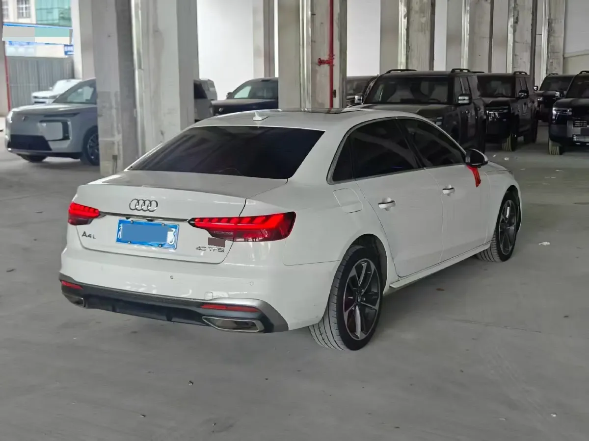 2022 Audi A4L 2.0T 190HP L4 7DCT,autocango,china used car exporter,china ev exporter,chinese used car exporter,chinese used ev exporter