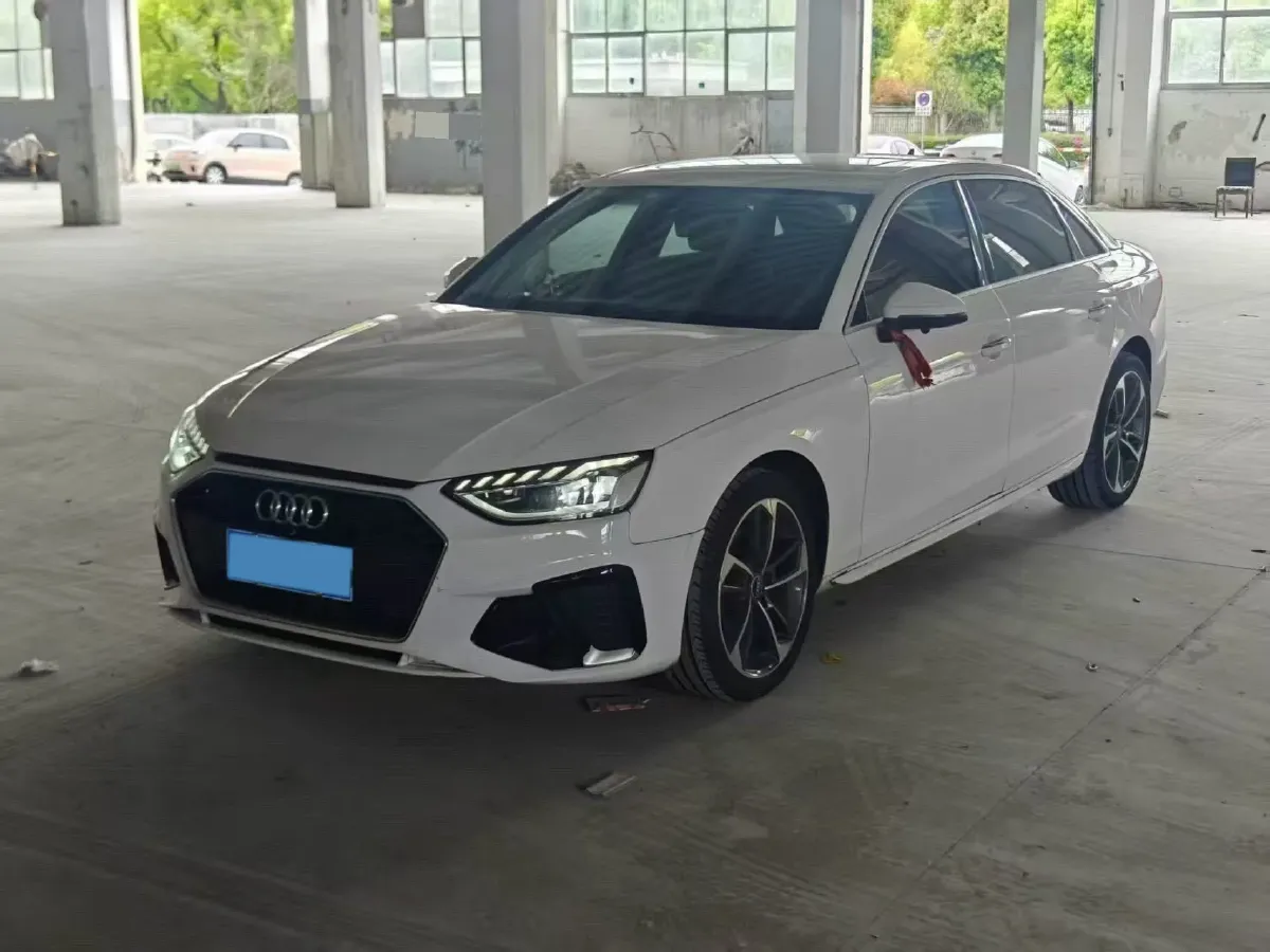 2022 Audi A4L 2.0T 190HP L4 7DCT,autocango,china used car exporter,china ev exporter,chinese used car exporter,chinese used ev exporter
