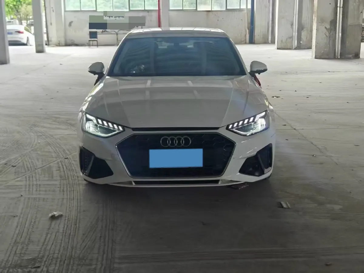 2022 Audi A4L 2.0T 190HP L4 7DCT,autocango,china used car exporter,china ev exporter,chinese used car exporter,chinese used ev exporter