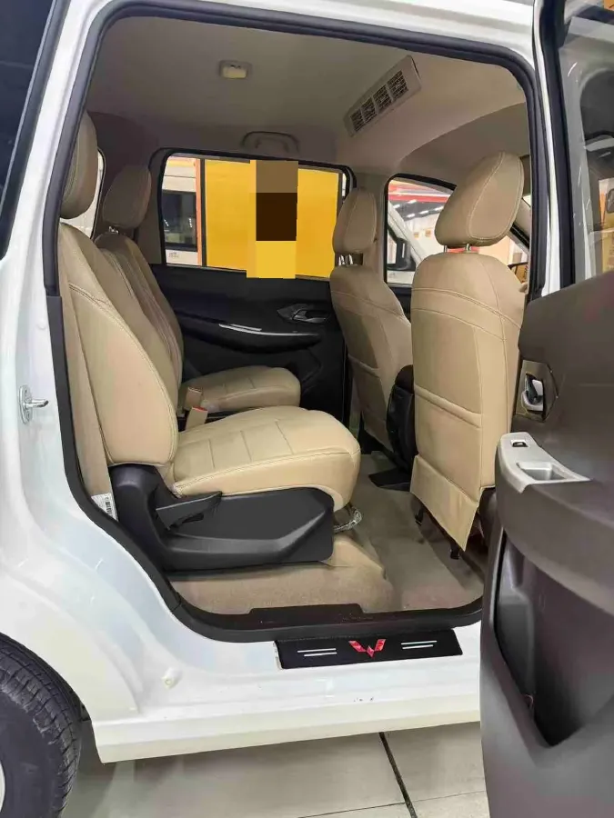 2021 WuLing HongGuang 1.5L 99HP L4 6MT,autocango,china used car exporter,china ev exporter,chinese used car exporter,chinese used ev exporter
