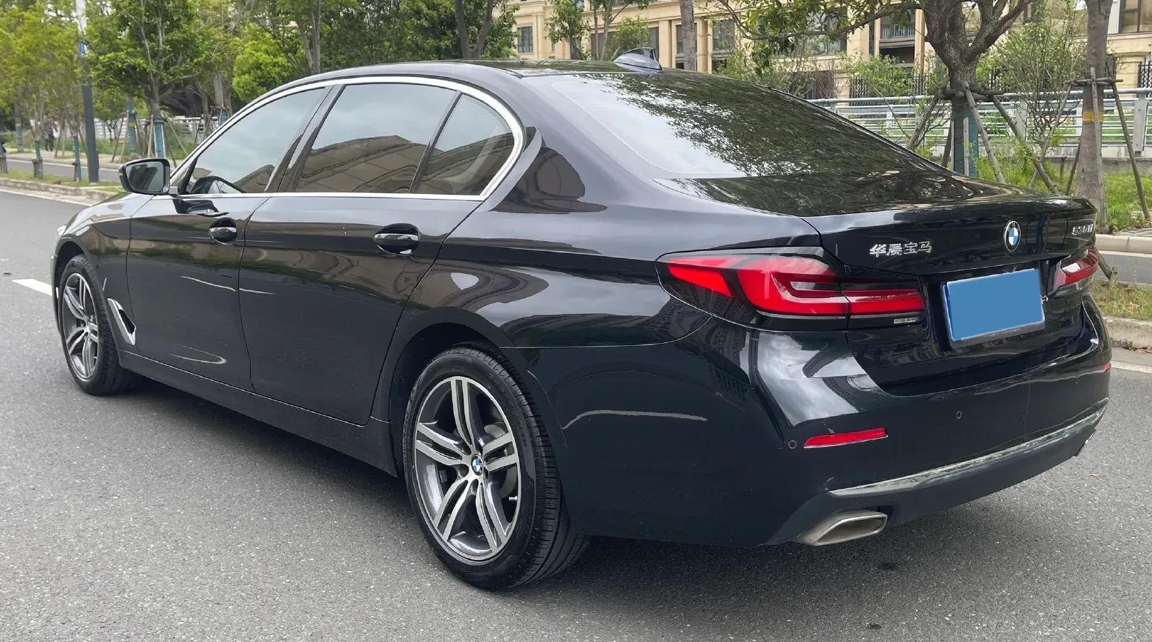 2021 BMW 5 Series 2.0T 252HP L4 8AT,autocango,china used car exporter,china ev exporter,chinese used car exporter,chinese used ev exporter