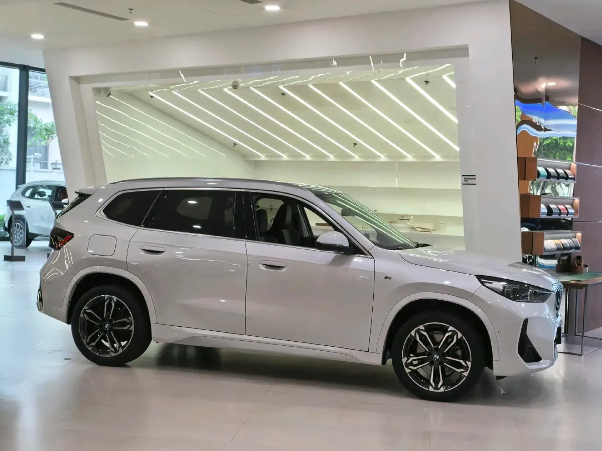 2024 BMW X1 2.0T 204HP L4 7DCT,autocango,china used car exporter,china ev exporter,chinese used car exporter,chinese used ev exporter