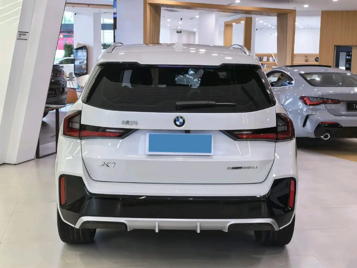 2024 BMW X1 2.0T 204HP L4 7DCT,autocango,china used car exporter,china ev exporter,chinese used car exporter,chinese used ev exporter