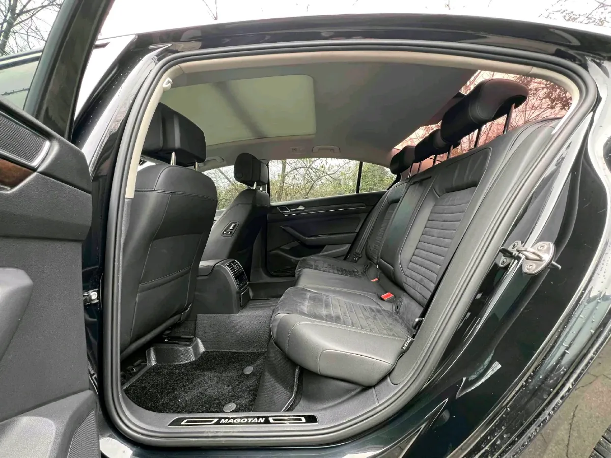 2018 Volkswagen Magotan 2.0T 220HP L4 7DCT,autocango,china used car exporter,china ev exporter,chinese used car exporter,chinese used ev exporter