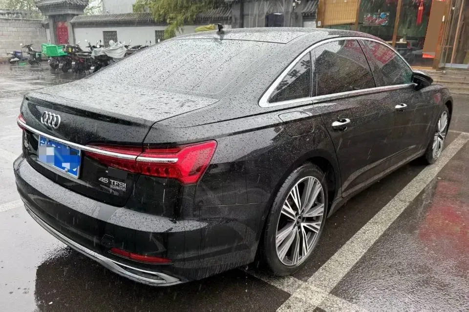 2023 Audi A6L 2.0T 245HP L4 7DCT,autocango,china used car exporter,china ev exporter,chinese used car exporter,chinese used ev exporter