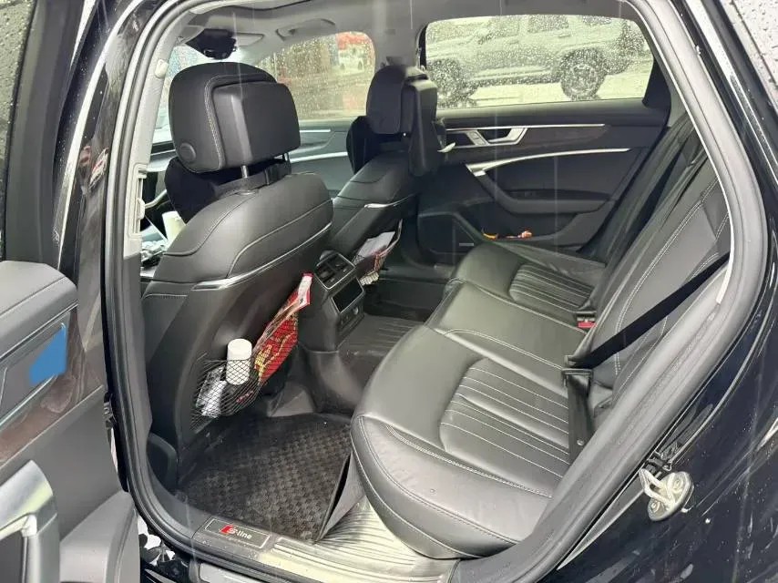 2023 Audi A6L 2.0T 245HP L4 7DCT,autocango,china used car exporter,china ev exporter,chinese used car exporter,chinese used ev exporter