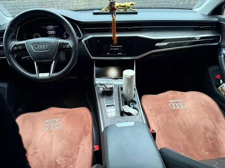 2023 Audi A6L 2.0T 245HP L4 7DCT,autocango,china used car exporter,china ev exporter,chinese used car exporter,chinese used ev exporter