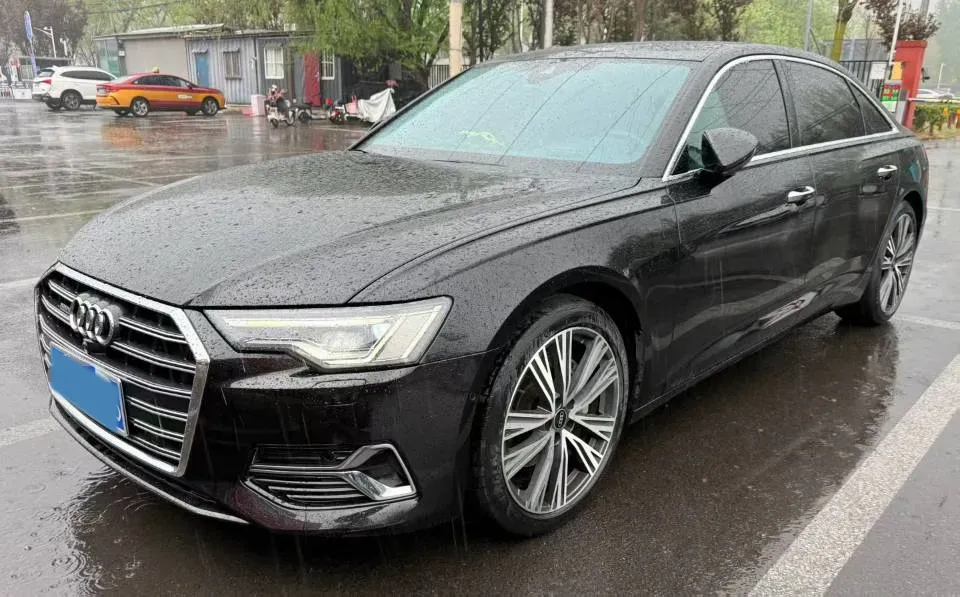 2023 Audi A6L 2.0T 245HP L4 7DCT,autocango,china used car exporter,china ev exporter,chinese used car exporter,chinese used ev exporter