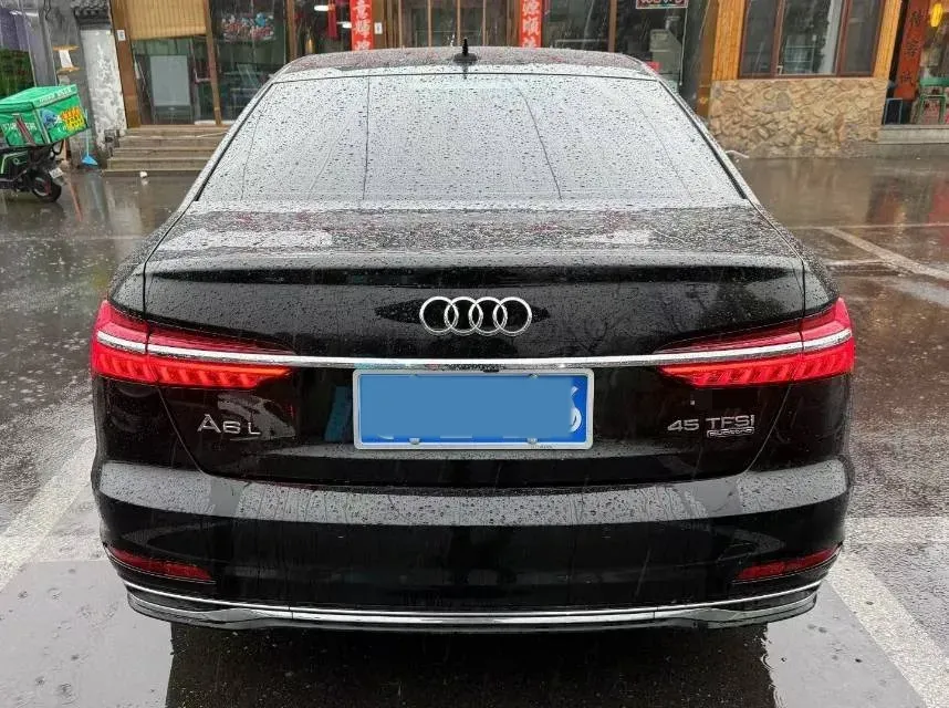 2023 Audi A6L 2.0T 245HP L4 7DCT,autocango,china used car exporter,china ev exporter,chinese used car exporter,chinese used ev exporter