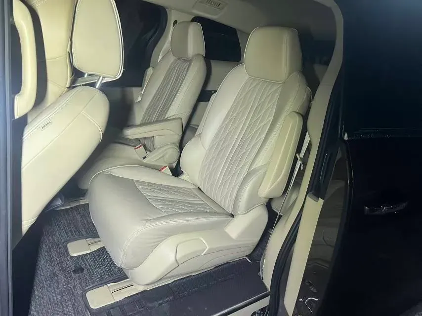 2023 Buick GL8 2.0T 237HP L4 9AT,autocango,china used car exporter,china ev exporter,chinese used car exporter,chinese used ev exporter