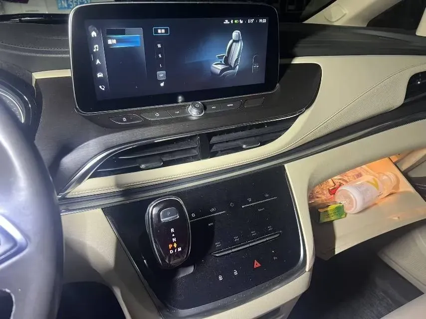 2023 Buick GL8 2.0T 237HP L4 9AT,autocango,china used car exporter,china ev exporter,chinese used car exporter,chinese used ev exporter