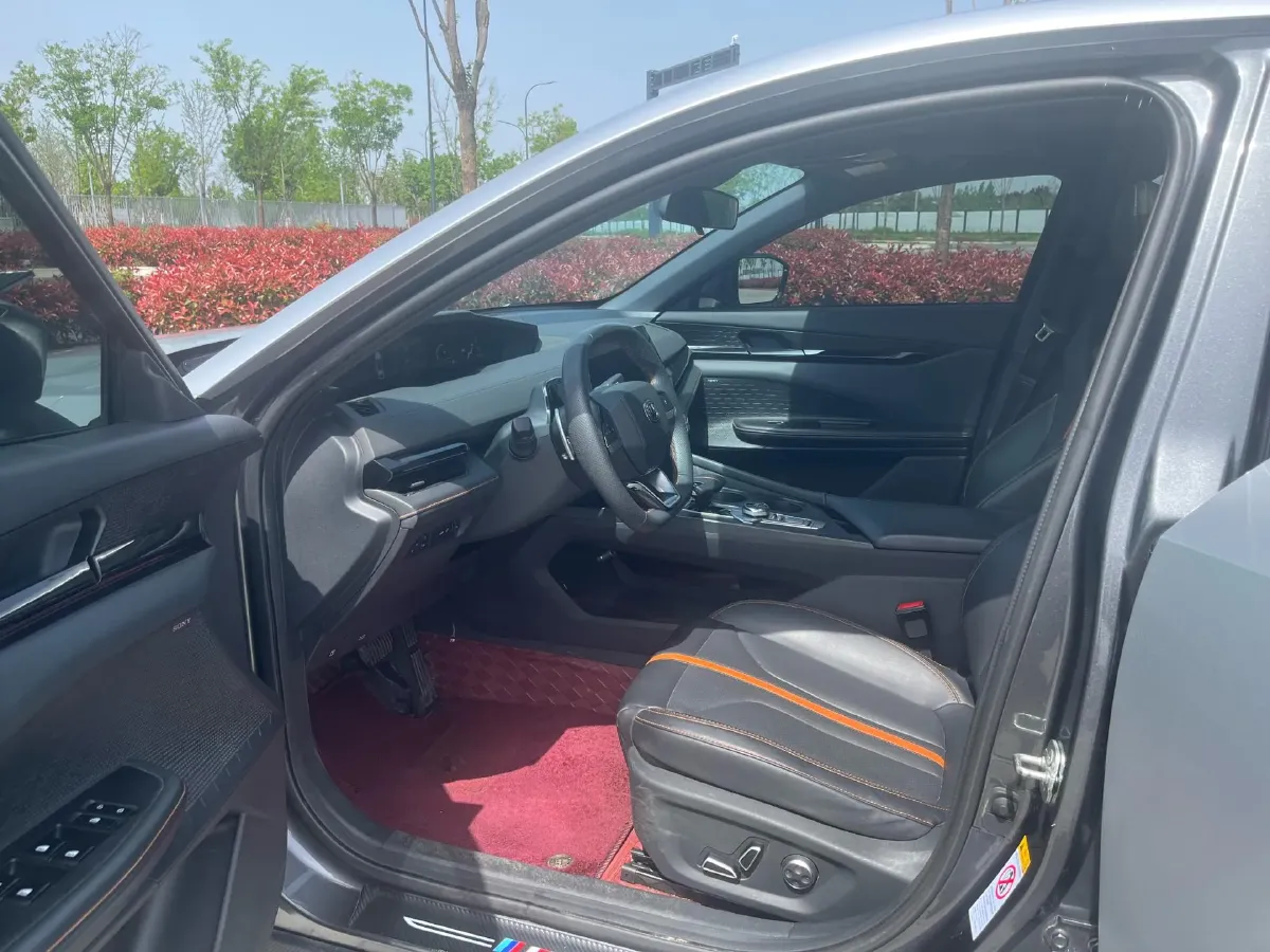 2024 ChangAn UNI-V 1.5T 188HP L4 7DCT,autocango,china used car exporter,china ev exporter,chinese used car exporter,chinese used ev exporter