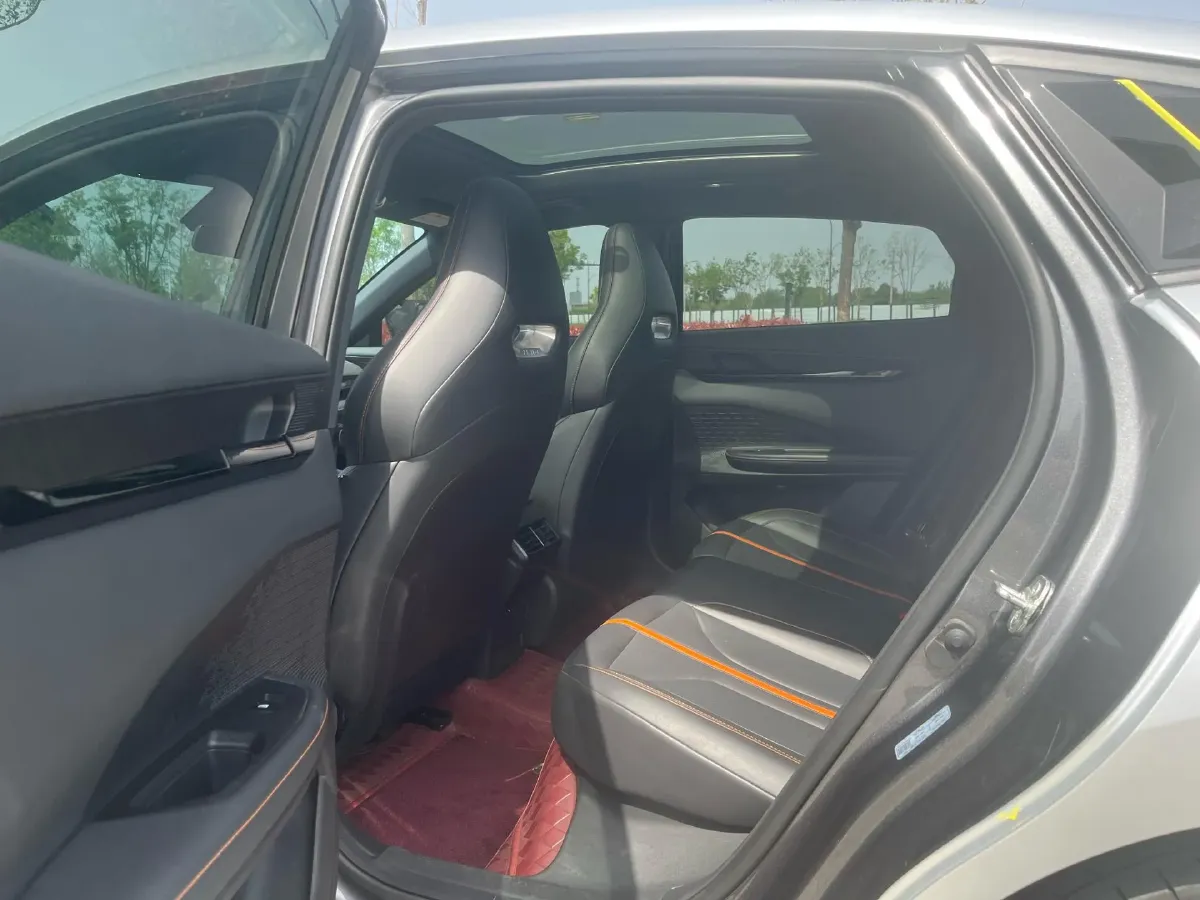 2024 ChangAn UNI-V 1.5T 188HP L4 7DCT,autocango,china used car exporter,china ev exporter,chinese used car exporter,chinese used ev exporter