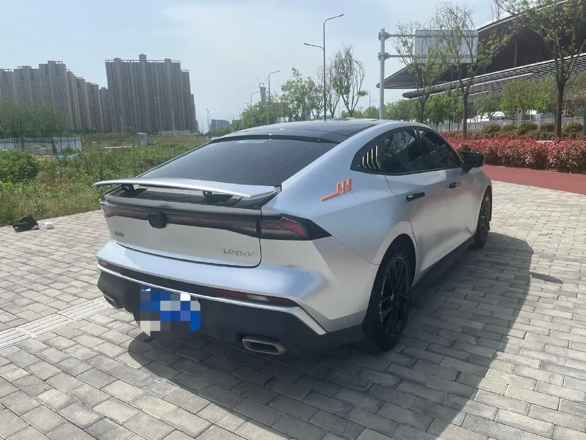 2024 ChangAn UNI-V 1.5T 188HP L4 7DCT,autocango,china used car exporter,china ev exporter,chinese used car exporter,chinese used ev exporter