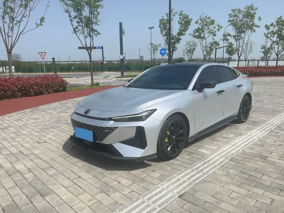 2024 ChangAn UNI-V 1.5T 188HP L4 7DCT,autocango,china used car exporter,china ev exporter,chinese used car exporter,chinese used ev exporter