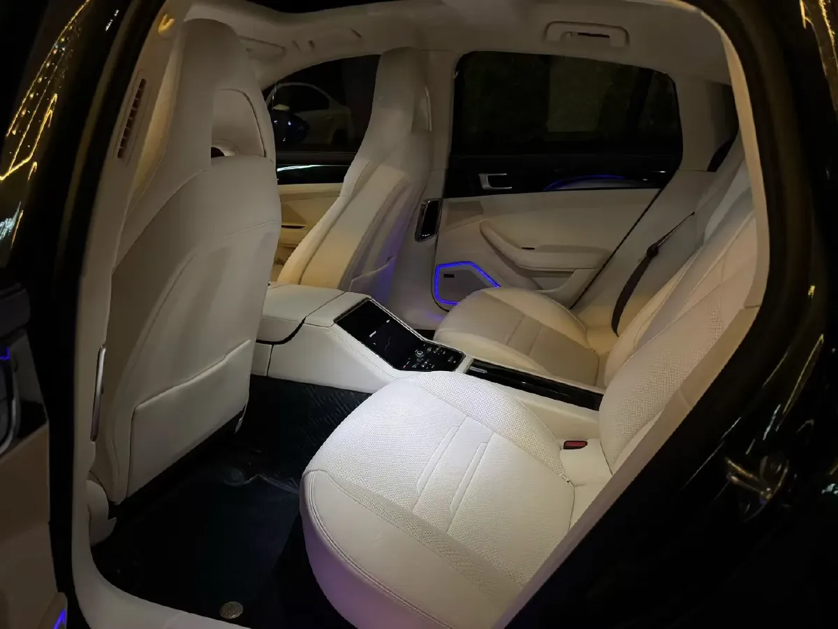 2021 Porsche Panamera 2.9T 330HP V6 8DCT,autocango,china used car exporter,china ev exporter,chinese used car exporter,chinese used ev exporter