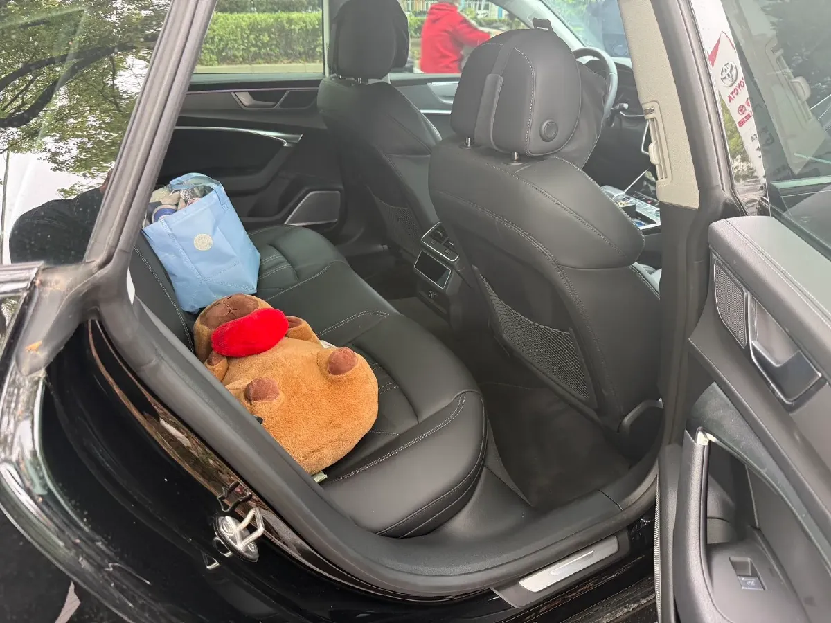 2023 Audi A7 2.0T 265HP L4 7DCT,autocango,china used car exporter,china ev exporter,chinese used car exporter,chinese used ev exporter