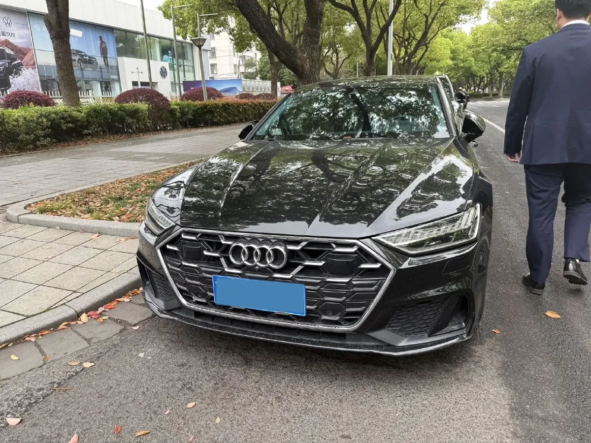 2023 Audi A7 2.0T 265HP L4 7DCT,autocango,china used car exporter,china ev exporter,chinese used car exporter,chinese used ev exporter