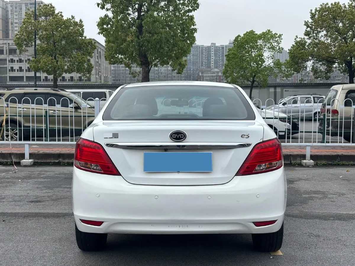 2018 BYD e5 BEV 60.48KWH,autocango,china used car exporter,china ev exporter,chinese used car exporter,chinese used ev exporter