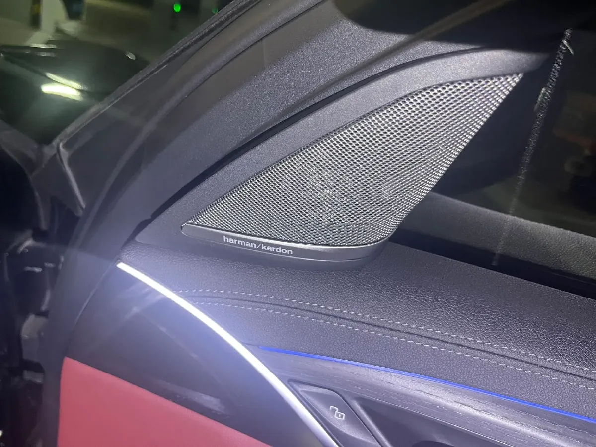 2022 BMW 5 Series 2.0T 252HP L4 8AT,autocango,china used car exporter,china ev exporter,chinese used car exporter,chinese used ev exporter