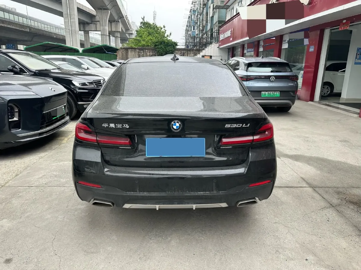 2022 BMW 5 Series 2.0T 252HP L4 8AT,autocango,china used car exporter,china ev exporter,chinese used car exporter,chinese used ev exporter