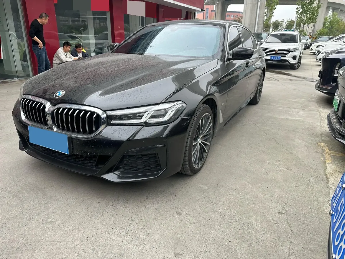 2022 BMW 5 Series 2.0T 252HP L4 8AT,autocango,china used car exporter,china ev exporter,chinese used car exporter,chinese used ev exporter