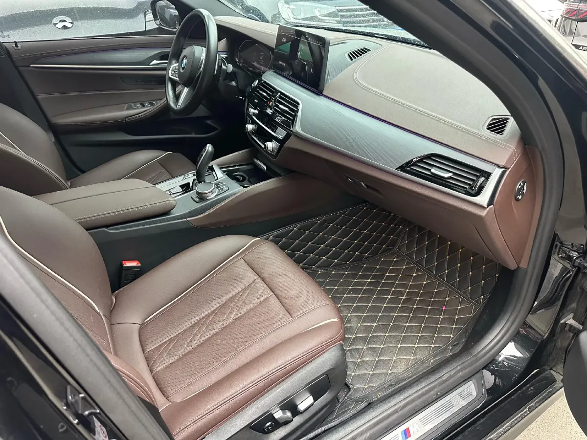 2022 BMW 5 Series 2.0T 252HP L4 8AT,autocango,china used car exporter,china ev exporter,chinese used car exporter,chinese used ev exporter