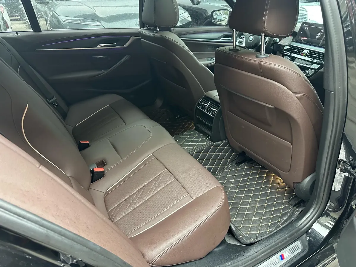 2022 BMW 5 Series 2.0T 252HP L4 8AT,autocango,china used car exporter,china ev exporter,chinese used car exporter,chinese used ev exporter