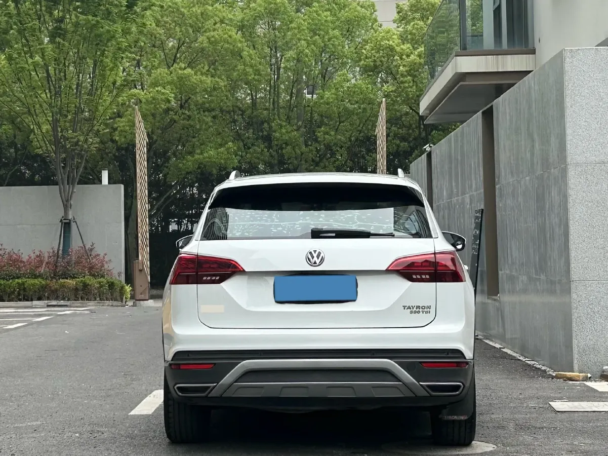 2019 Jeep Cherokee 2.0T 234HP L4 9AT,autocango,china used car exporter,china ev exporter,chinese used car exporter,chinese used ev exporter