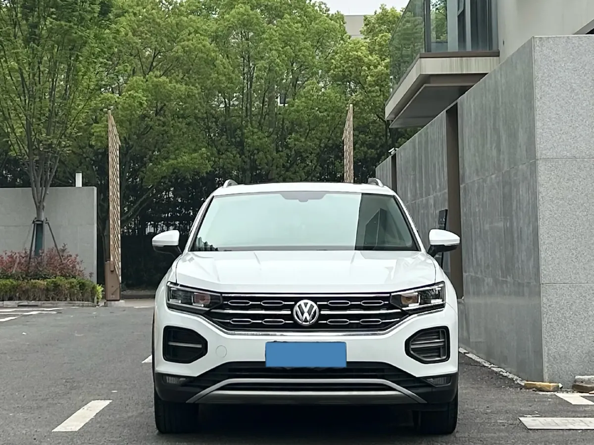 2019 Jeep Cherokee 2.0T 234HP L4 9AT,autocango,china used car exporter,china ev exporter,chinese used car exporter,chinese used ev exporter