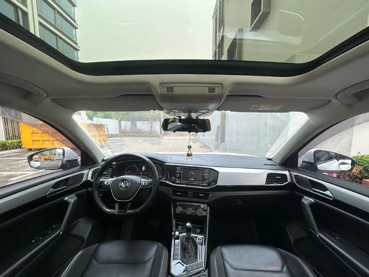 2019 Jeep Cherokee 2.0T 234HP L4 9AT,autocango,china used car exporter,china ev exporter,chinese used car exporter,chinese used ev exporter
