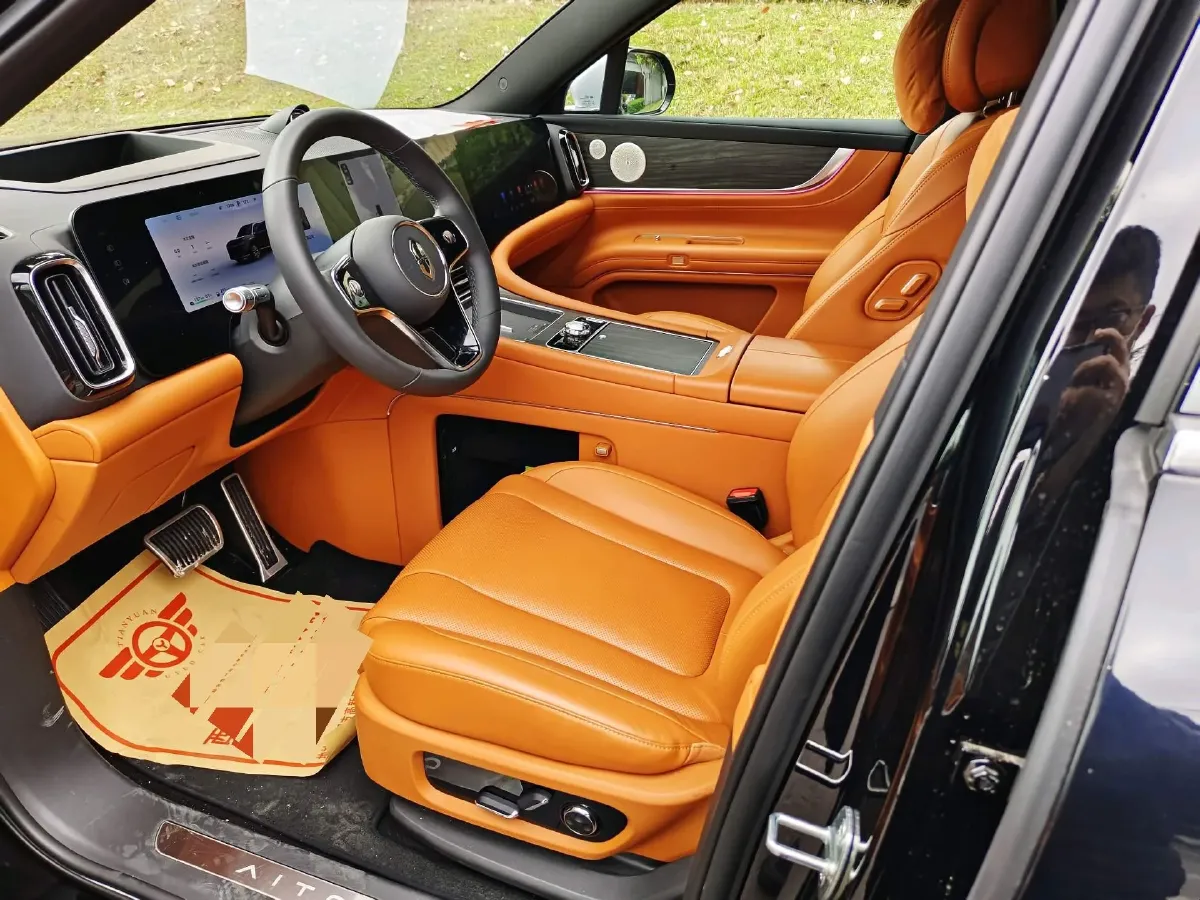 2025 AITO AITO M9 REEV 160HP REEV 52KWH,autocango,china used car exporter,china ev exporter,chinese used car exporter,chinese used ev exporter