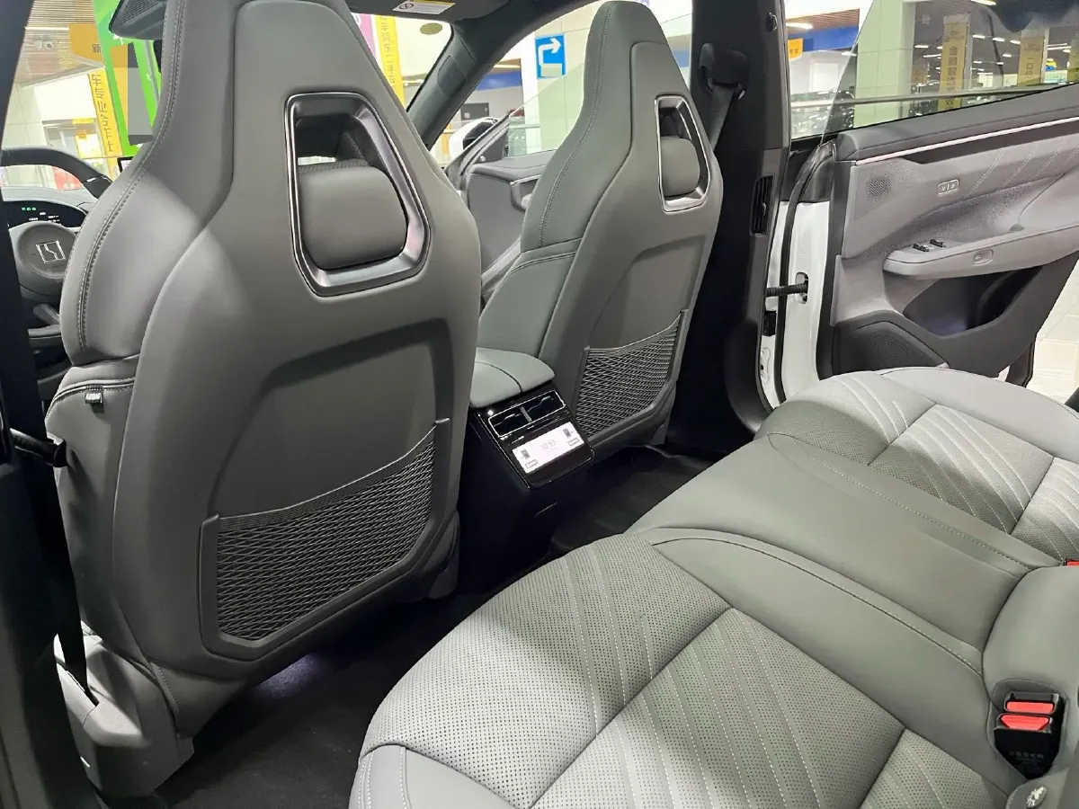 2025 Zeekr 001 BEV 100KWH,autocango,china used car exporter,china ev exporter,chinese used car exporter,chinese used ev exporter