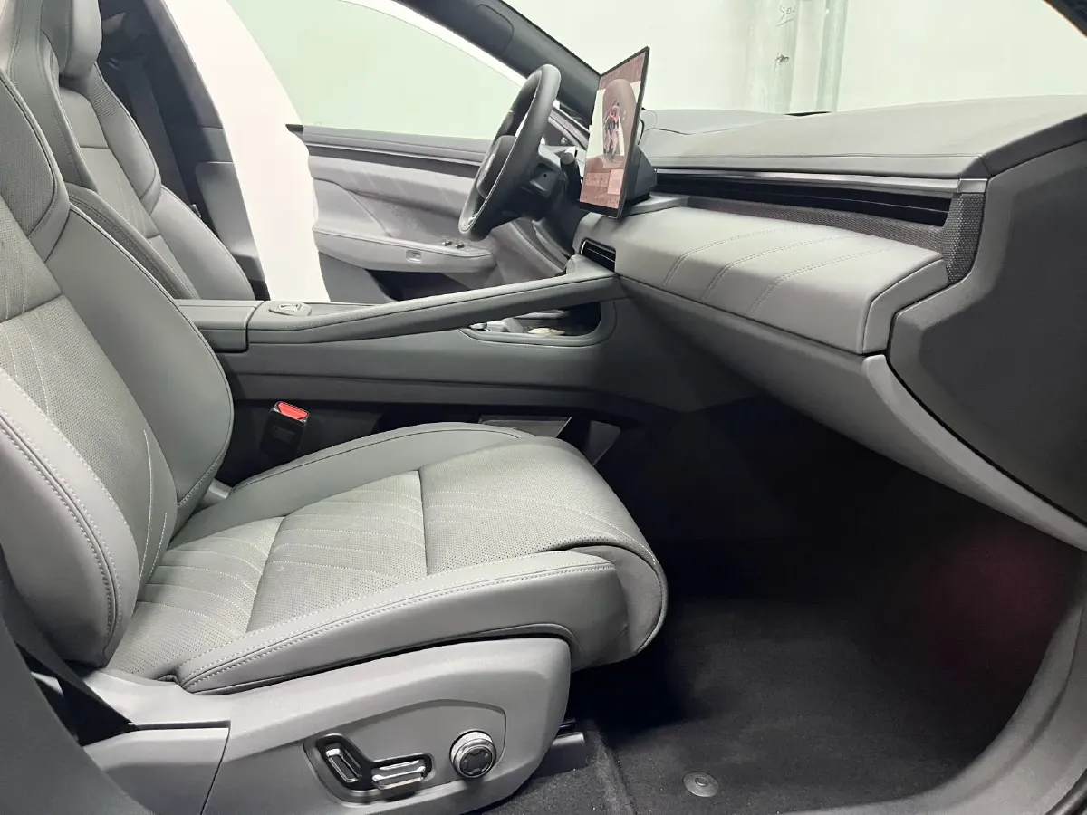 2025 Zeekr 001 BEV 100KWH,autocango,china used car exporter,china ev exporter,chinese used car exporter,chinese used ev exporter