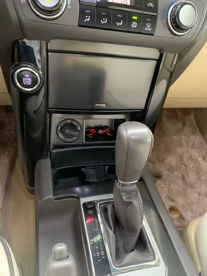 2017 Land Rover Discovery Sport 2.0T 241HP L4 9AT,autocango,china used car exporter,china ev exporter,chinese used car exporter,chinese used ev exporter