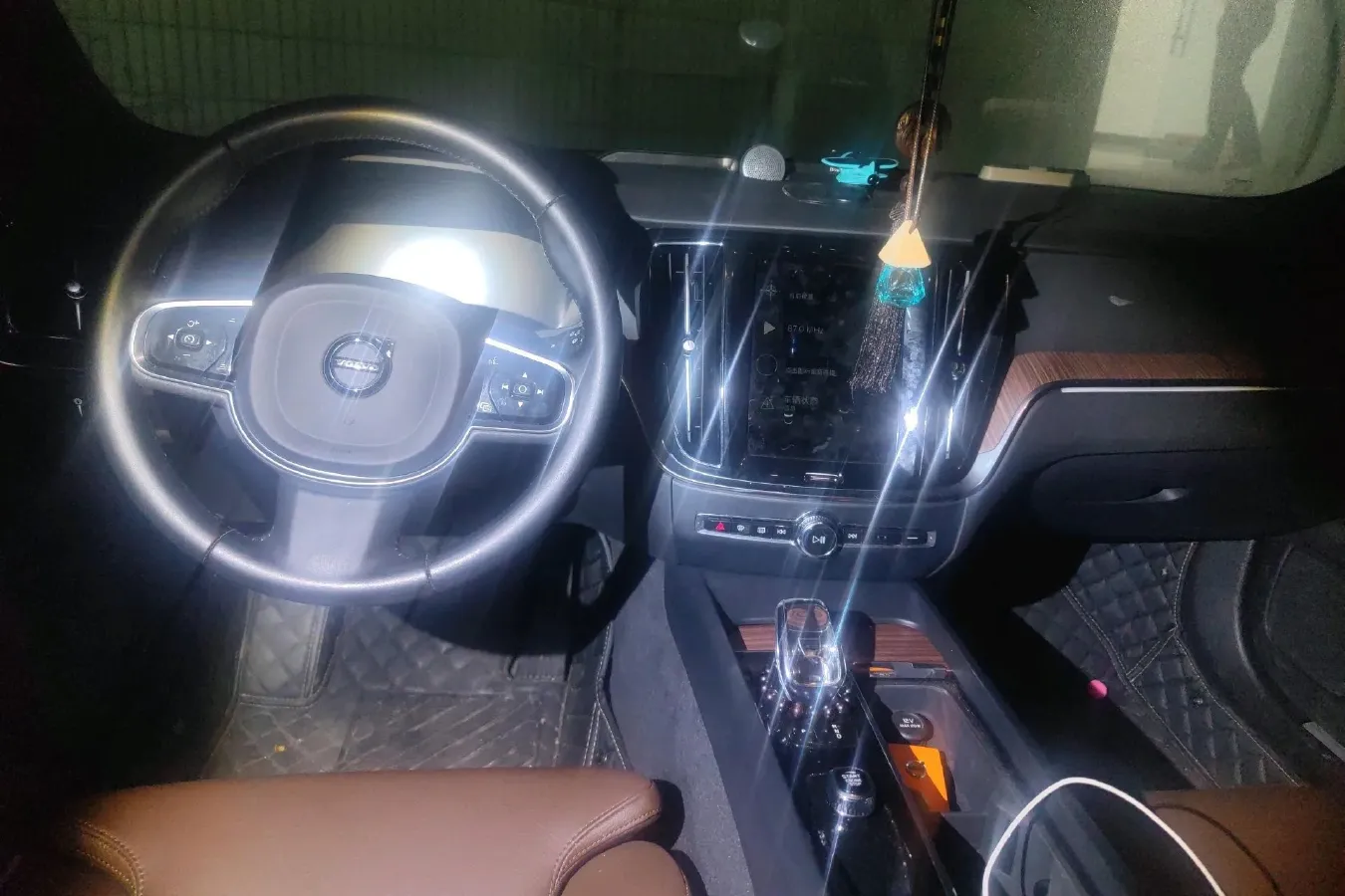 2022 Volvo S60 2.0T 197HP L4 8AT,autocango,china used car exporter,china ev exporter,chinese used car exporter,chinese used ev exporter