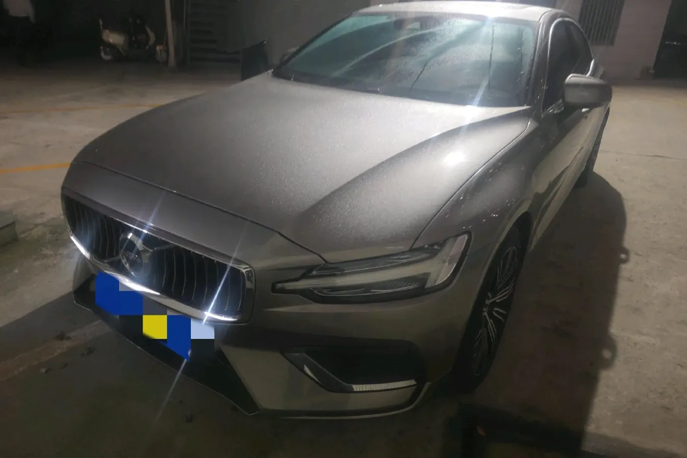 2022 Volvo S60 2.0T 197HP L4 8AT,autocango,china used car exporter,china ev exporter,chinese used car exporter,chinese used ev exporter