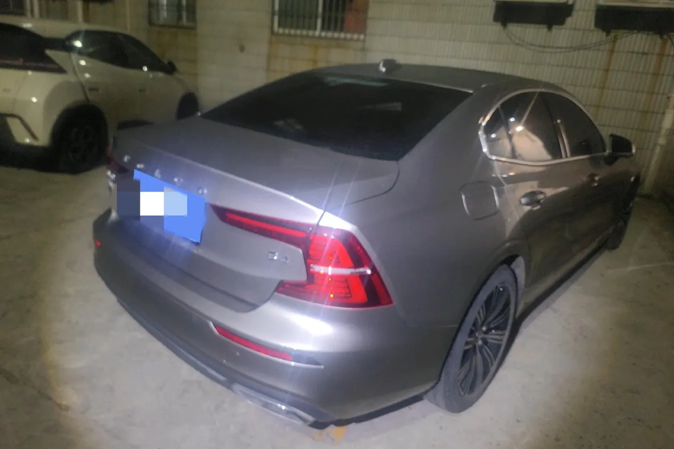 2022 Volvo S60 2.0T 197HP L4 8AT,autocango,china used car exporter,china ev exporter,chinese used car exporter,chinese used ev exporter