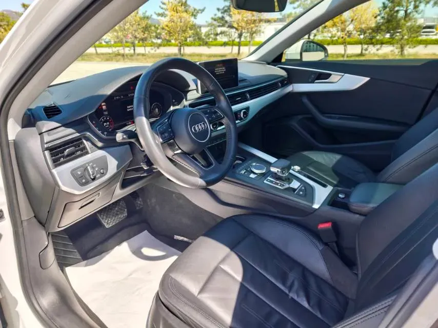 2019 Audi A4L 2.0T 190HP L4 7DCT,autocango,china used car exporter,china ev exporter,chinese used car exporter,chinese used ev exporter