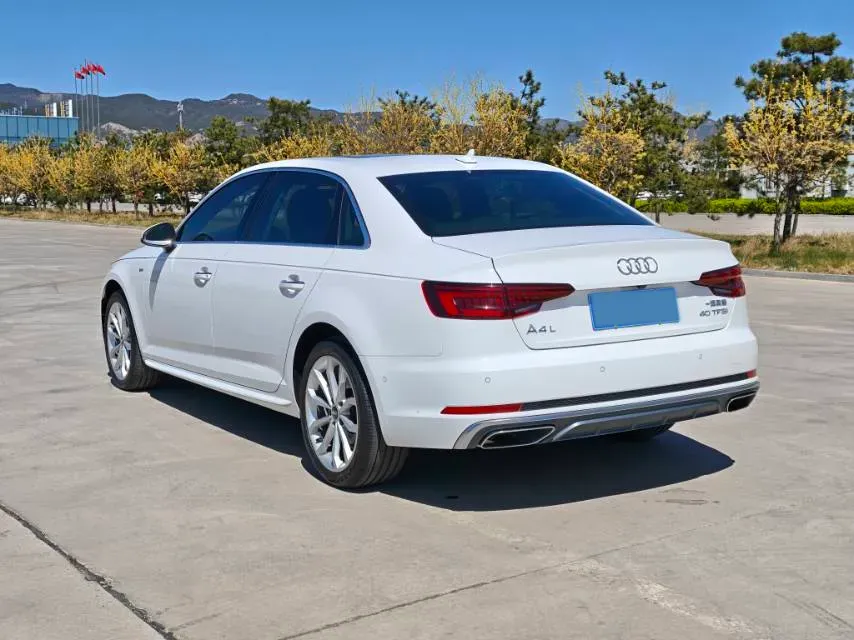 2019 Audi A4L 2.0T 190HP L4 7DCT,autocango,china used car exporter,china ev exporter,chinese used car exporter,chinese used ev exporter