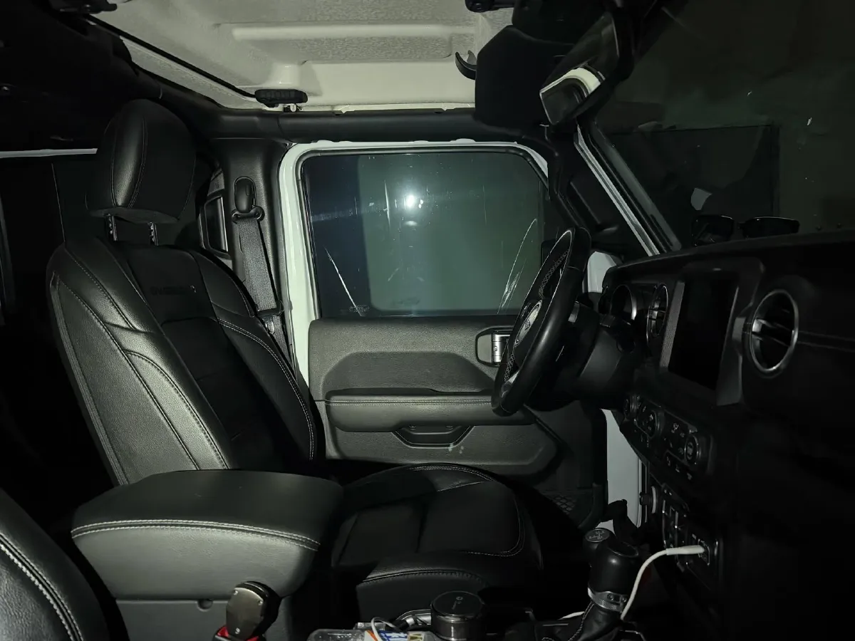 2022 Jeep Gladiator 3.6L 284HP V6 8AT,autocango,china used car exporter,china ev exporter,chinese used car exporter,chinese used ev exporter