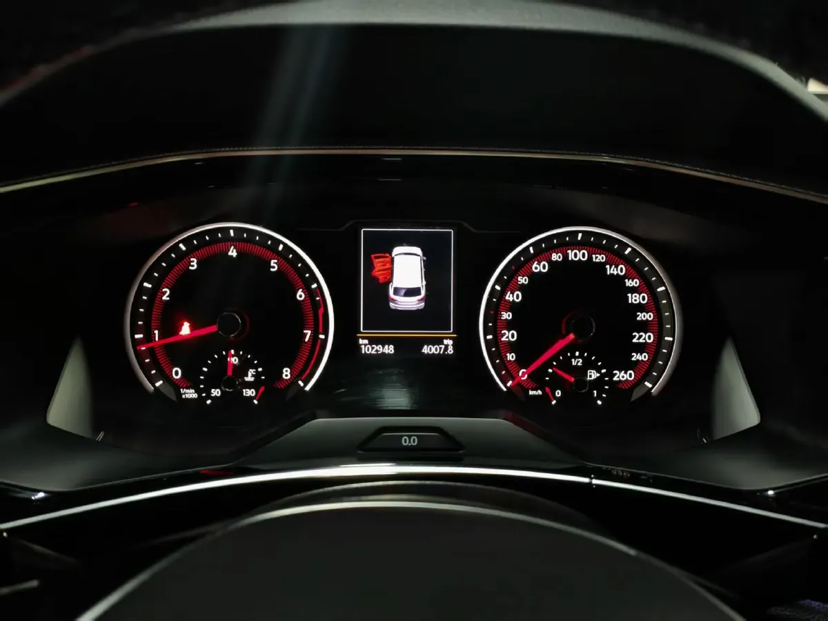 2019 Jeep Cherokee 2.0T 234HP L4 9AT,autocango,china used car exporter,china ev exporter,chinese used car exporter,chinese used ev exporter