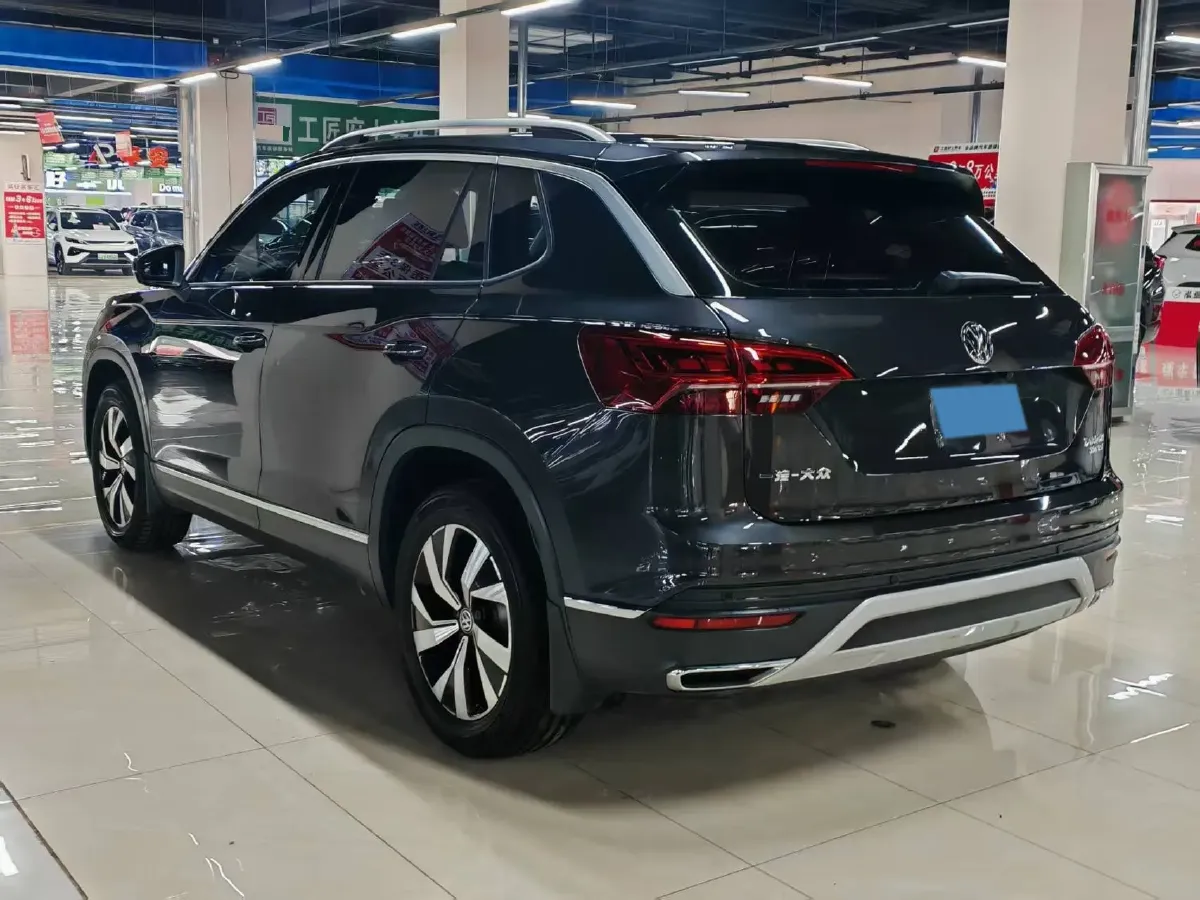 2019 Jeep Cherokee 2.0T 234HP L4 9AT,autocango,china used car exporter,china ev exporter,chinese used car exporter,chinese used ev exporter